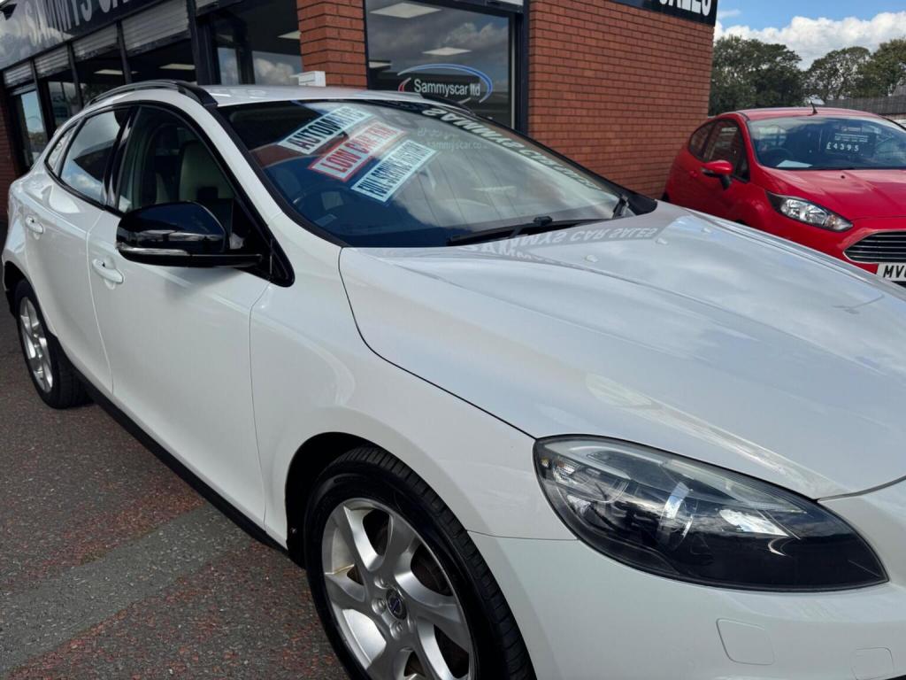 VOLVO V40 CROSS COUNTRY