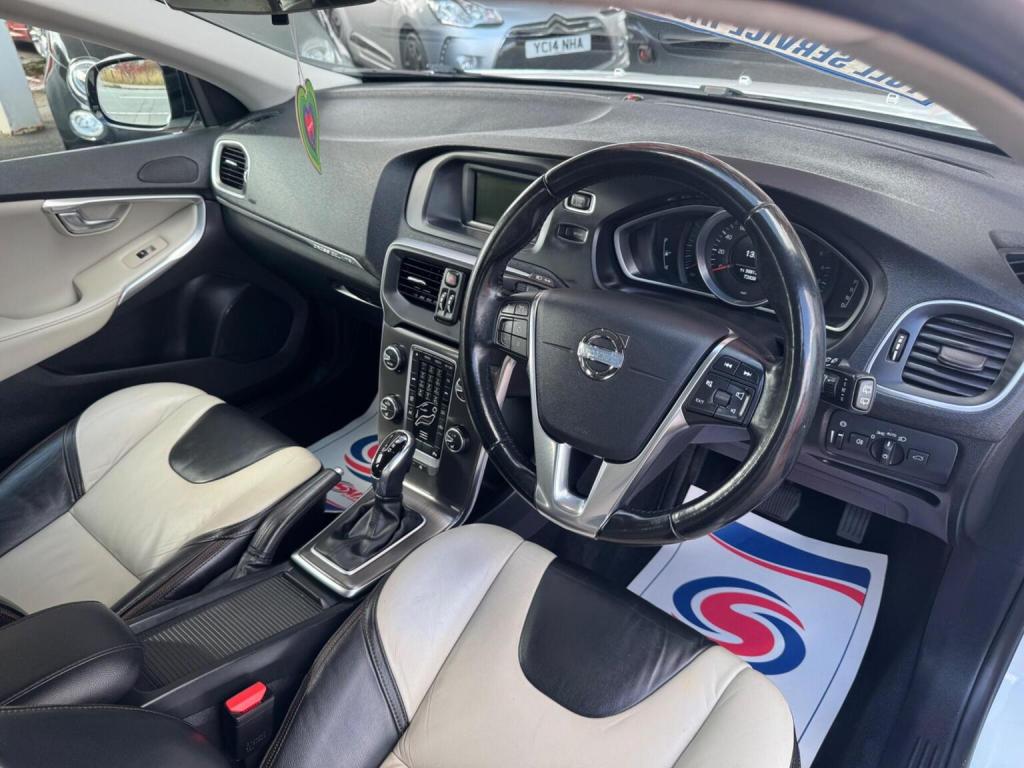 VOLVO V40 CROSS COUNTRY