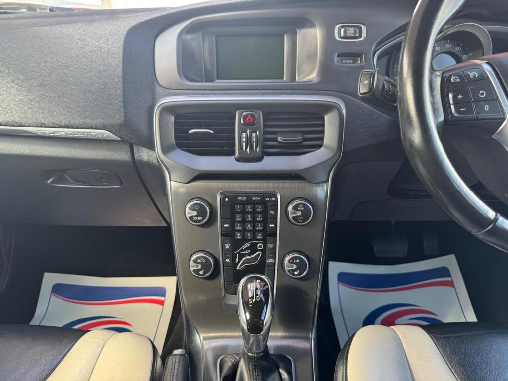 VOLVO V40 CROSS COUNTRY