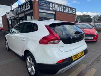 VOLVO V40 CROSS COUNTRY