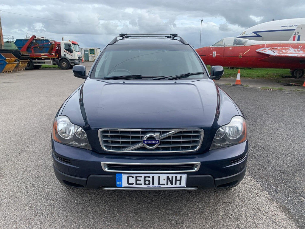 View VOLVO XC90 2.4 D5 Active