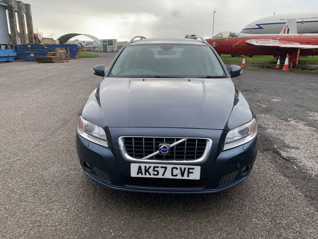 View VOLVO V70 2.4 D5 SE Lux