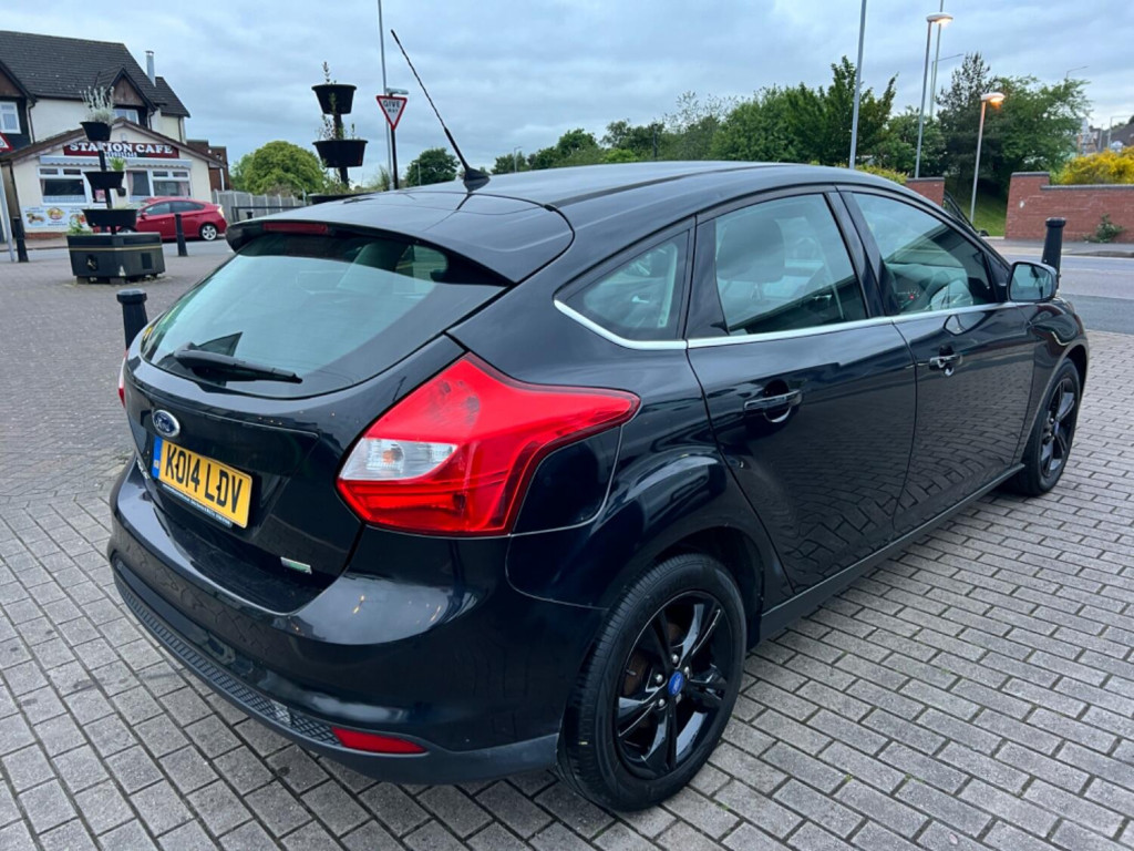 View FORD FOCUS 1.0 T EcoBoost Zetec