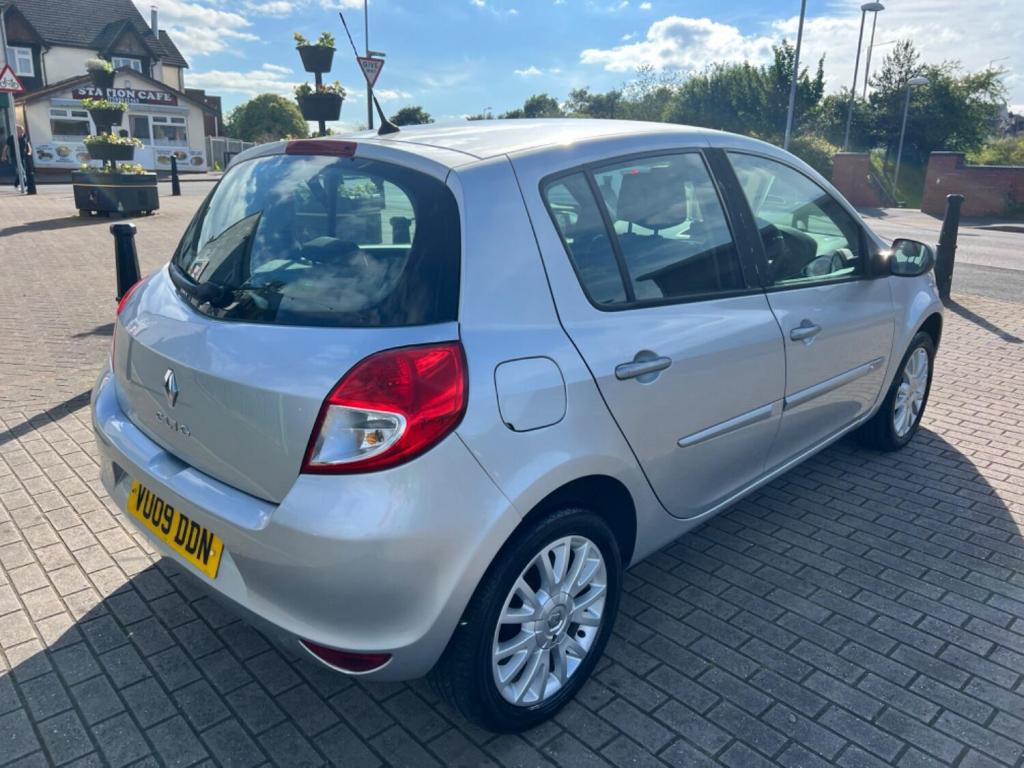 View RENAULT CLIO 1.5 dCi Dynamique