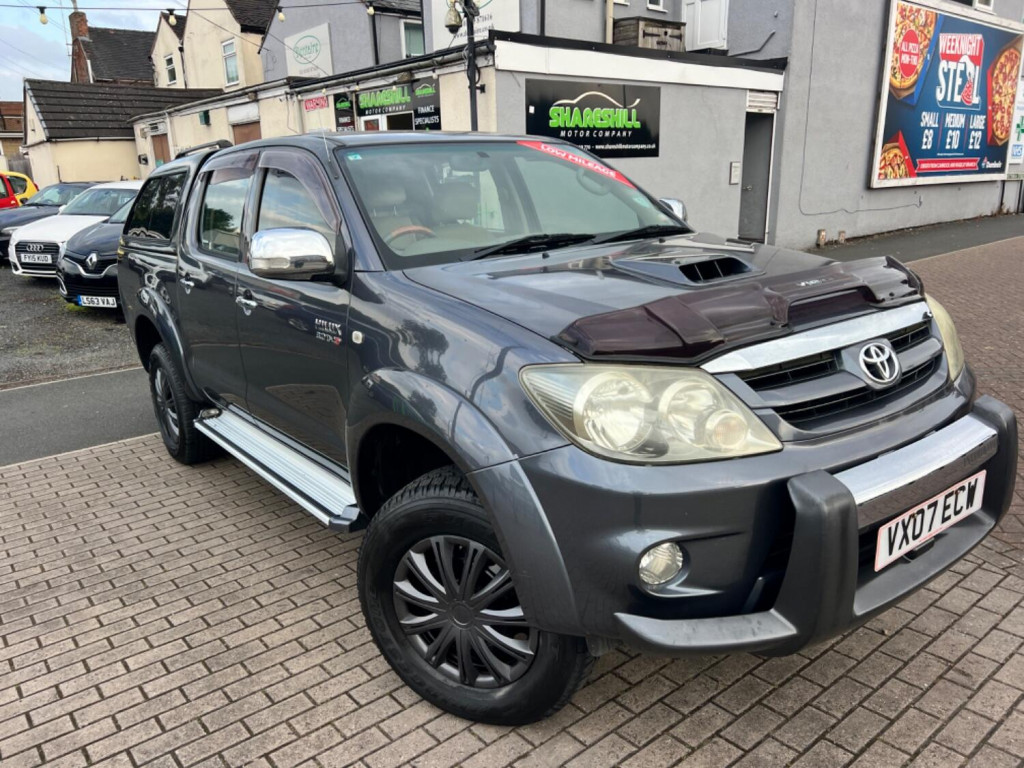 View TOYOTA HILUX 3.0 D-4D Invincible