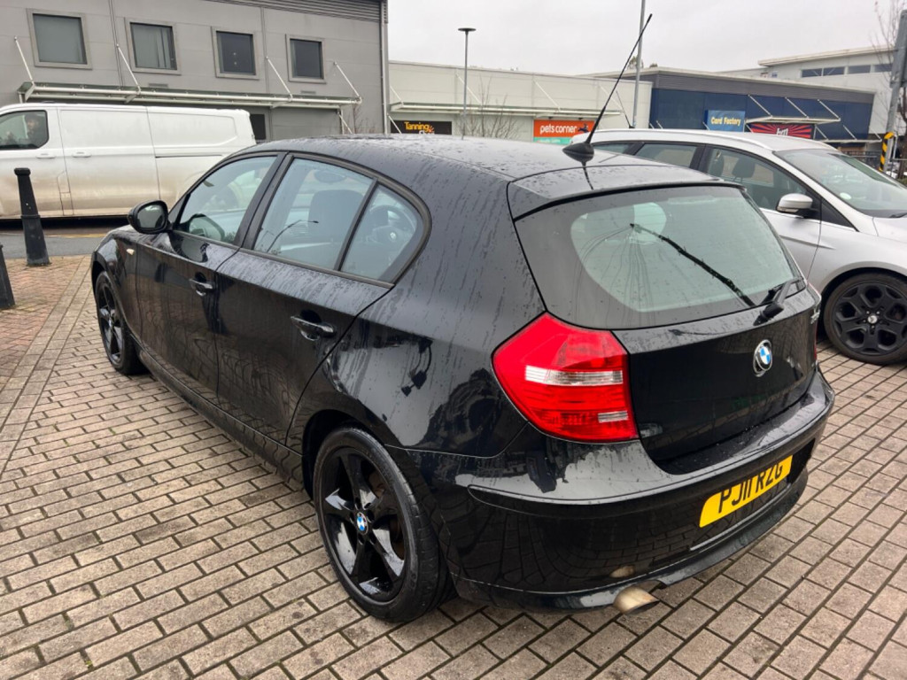 BMW 1 SERIES