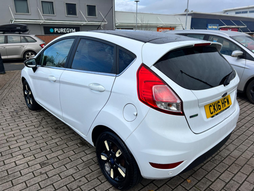 View FORD FIESTA 1.0 T EcoBoost Zetec White Edition