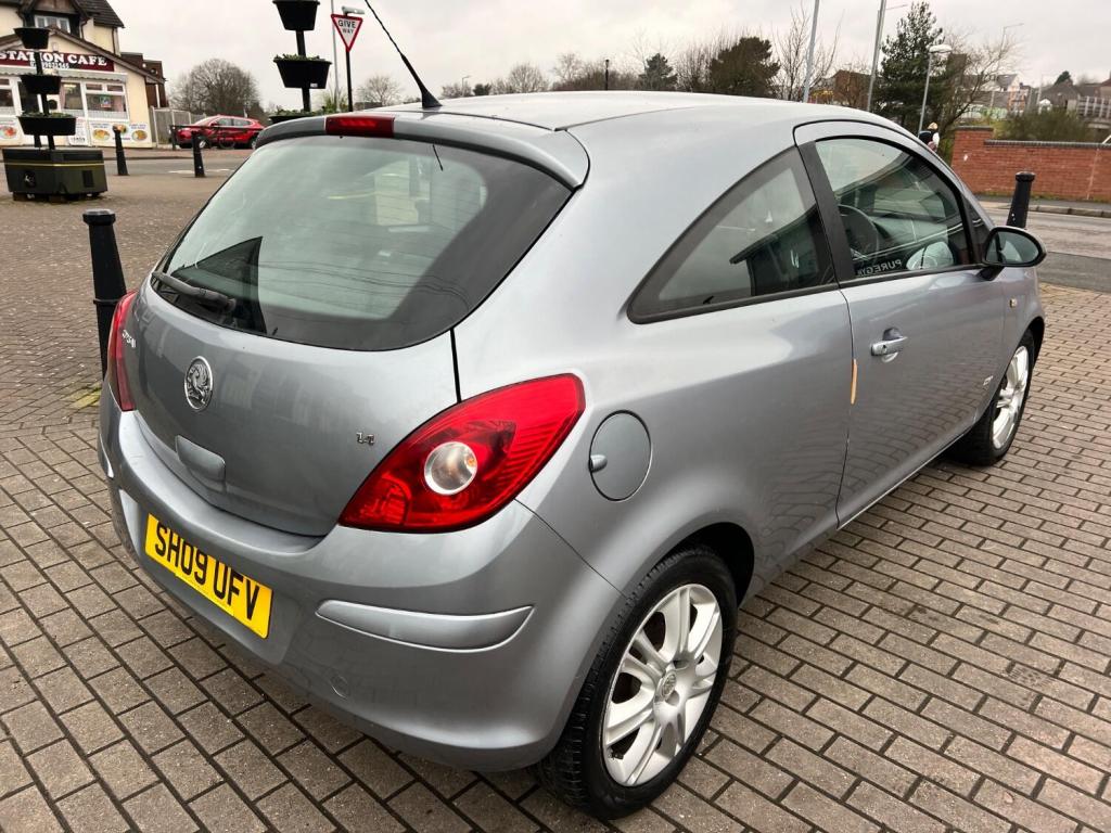 View VAUXHALL CORSA 1.4 i 16v Design