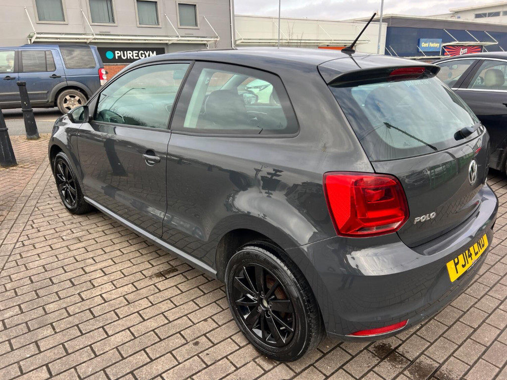 VOLKSWAGEN POLO