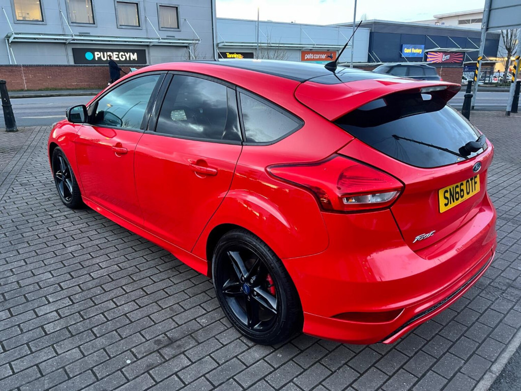View FORD FOCUS 2.0 TDCi Zetec S Red Edition