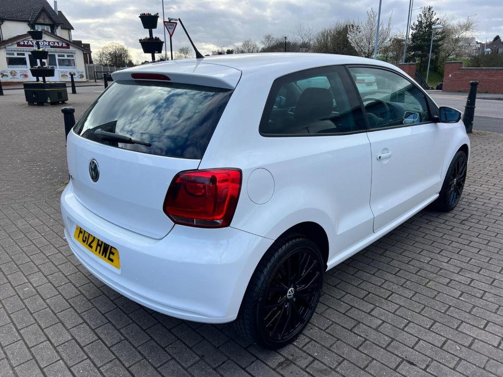 VOLKSWAGEN POLO