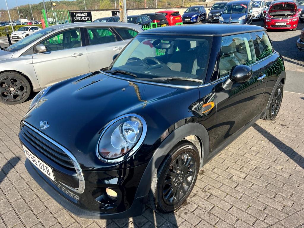 View MINI HATCH 1.5 Cooper D 3-Door Hatch