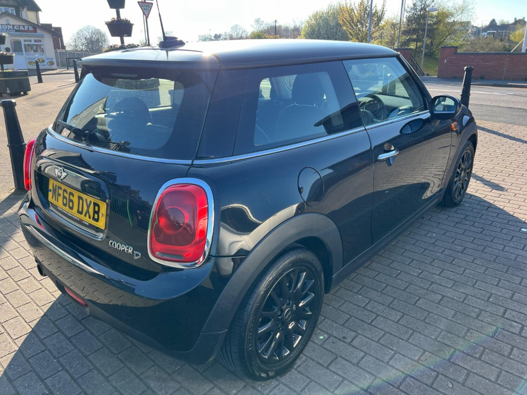 MINI HATCH