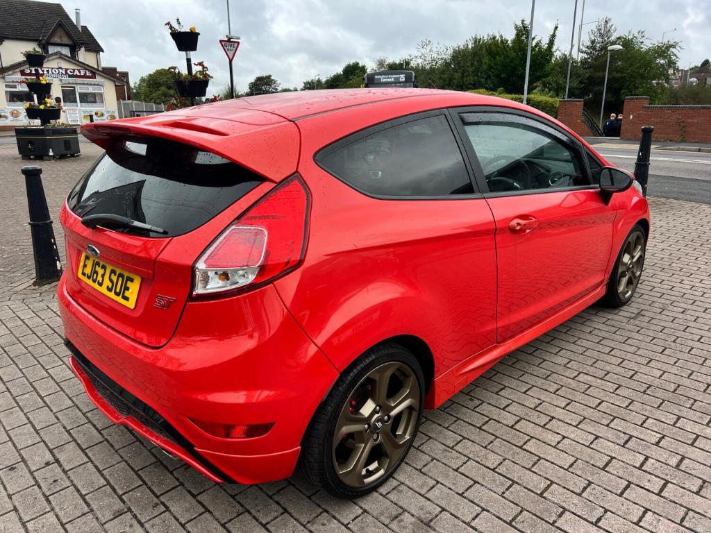View FORD FIESTA 1.6 T EcoBoost ST-2