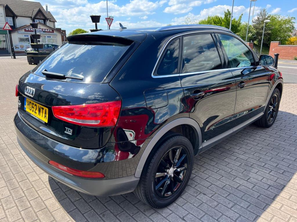 View AUDI Q3 2.0 TDI SE