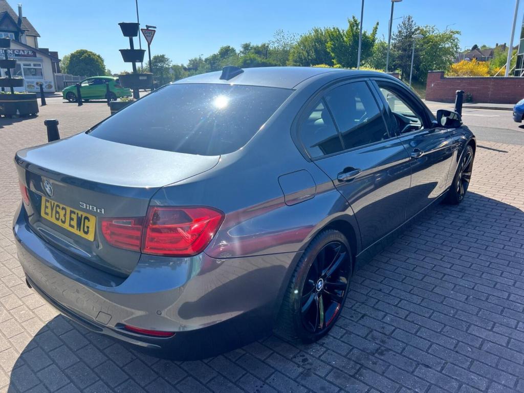 View BMW 3 SERIES 2.0 318d Sport Saloon