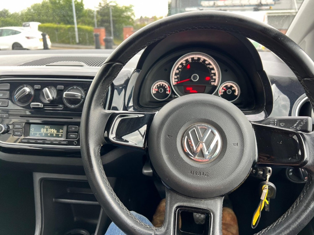 VOLKSWAGEN UP