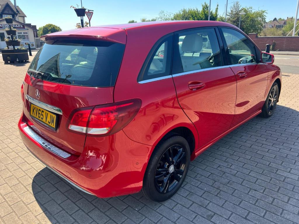 View MERCEDES-BENZ B CLASS 1.5 B180d SE