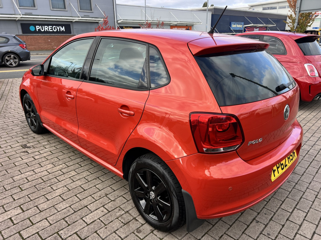 VOLKSWAGEN POLO