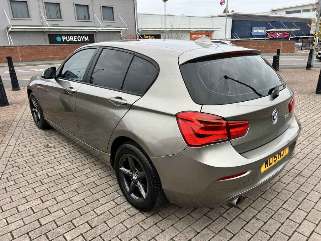 BMW 1 SERIES