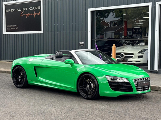 AUDI R8