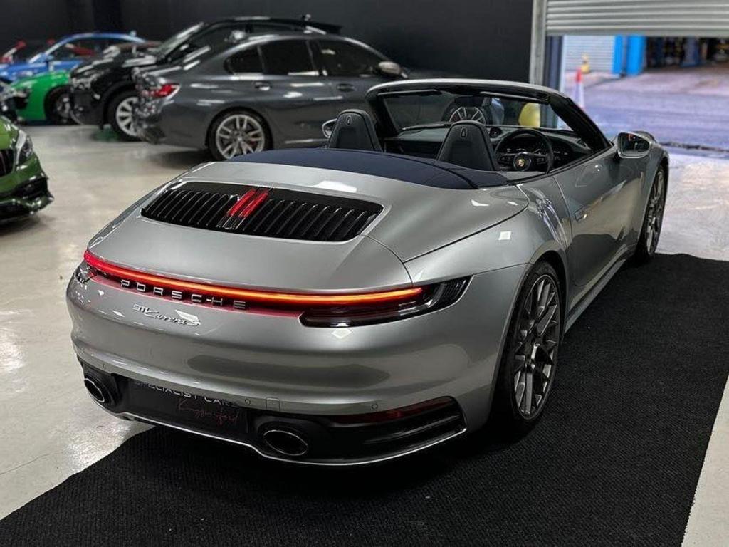 PORSCHE 911