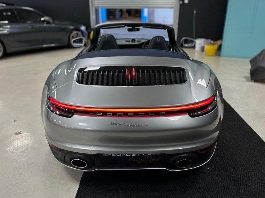 PORSCHE 911