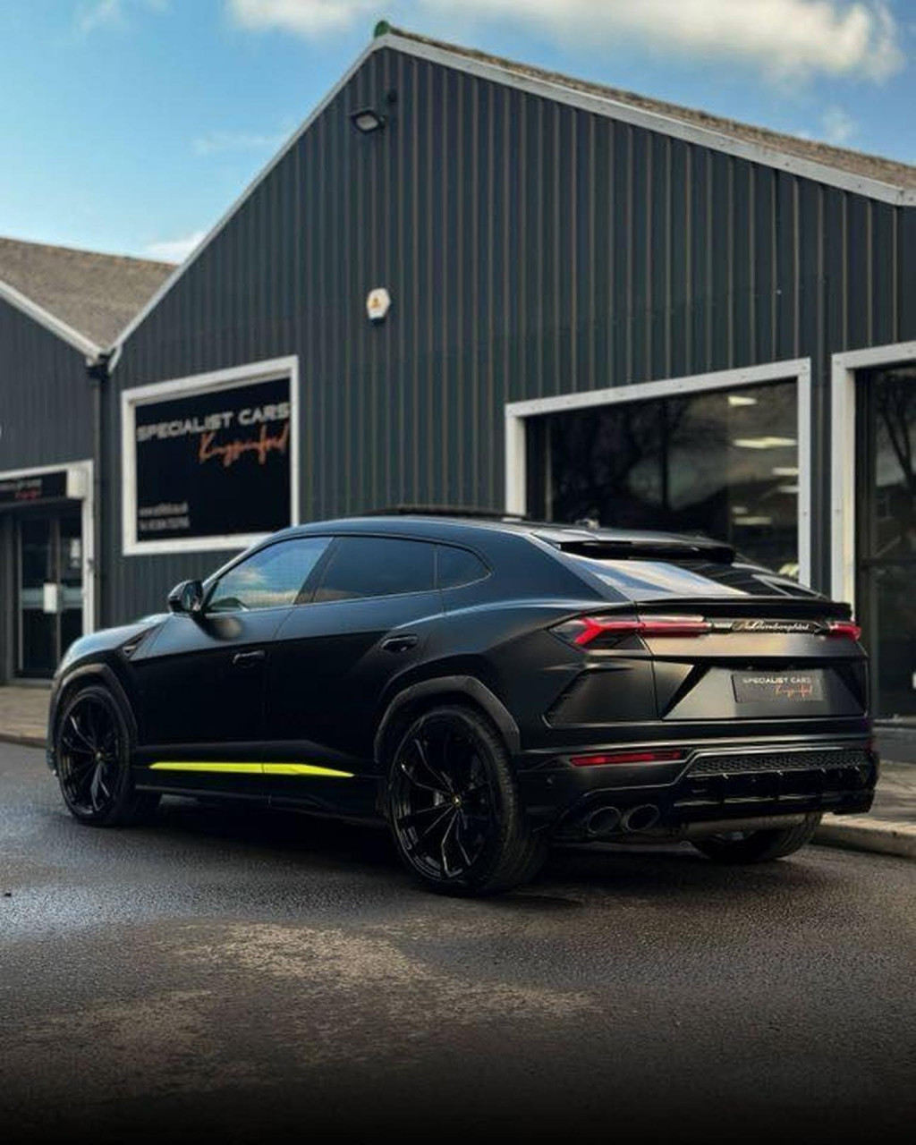 LAMBORGHINI URUS