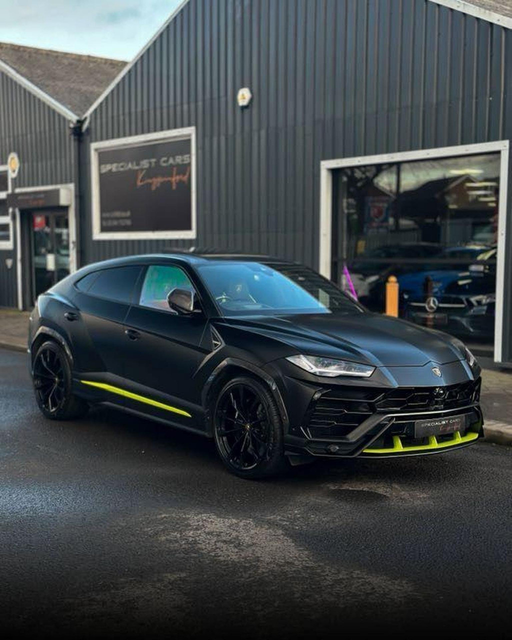 LAMBORGHINI URUS