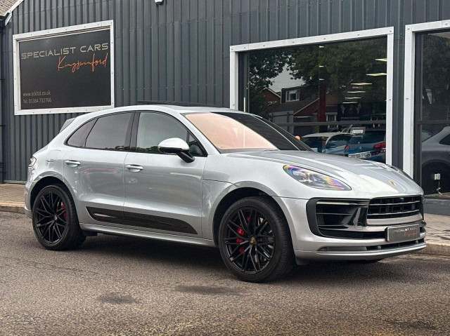 PORSCHE MACAN