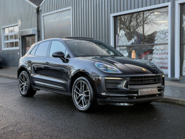 PORSCHE MACAN