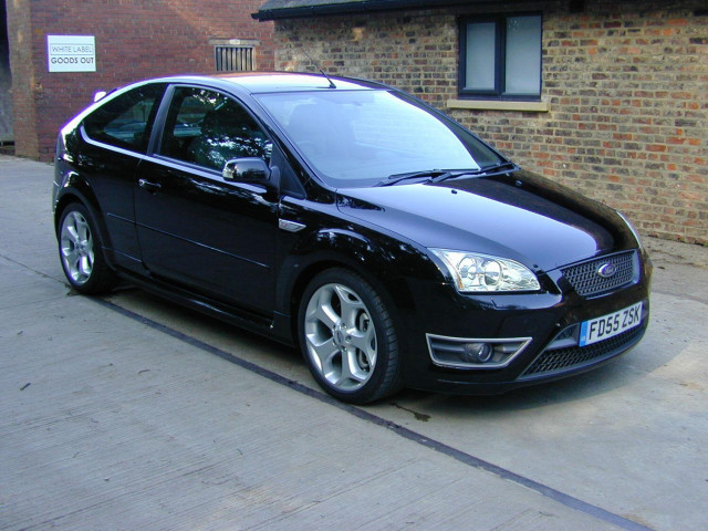 FORD FOCUS Ref 8495 - Ford Focus ST-2 - 12,800 miles! - (RHD - UK Car) (2006)