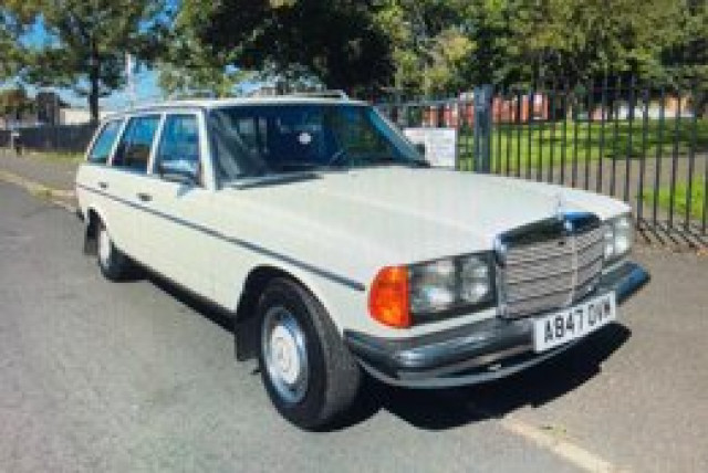 MERCEDES-BENZ 200 Ref 8538 - Mercedes W123 200t Manual Estate 7 Seat - Air Con (LHD - Ex Dubai / UK Car) (1981)
