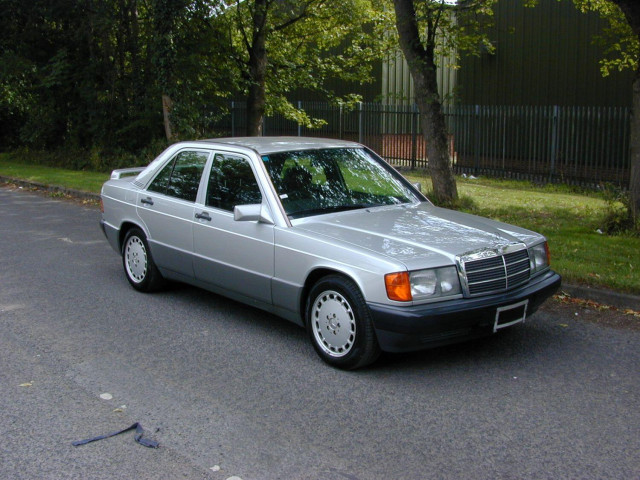 MERCEDES-BENZ 190 Ref 8683 - SALE AGREED AWAITING UK REGISTRATION - Mercedes Benz 190 2.0e Sportline Automatic - Air  (1990)