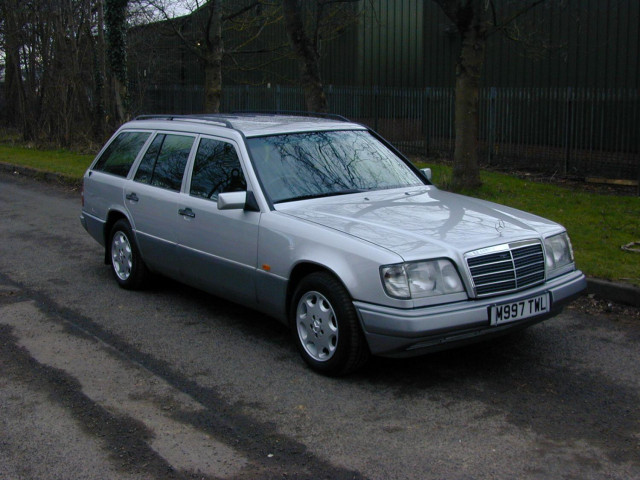 MERCEDES-BENZ 220 Ref 8686 - Mercedes Benz W124 e220 Automatic Estate  (RHD - UK Car) (1995)