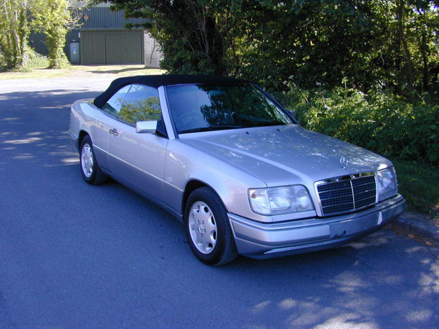 MERCEDES-BENZ 220 Ref 8695 Mercedes Benz W124 220 Convertible (RHD - UK Car) (1996)