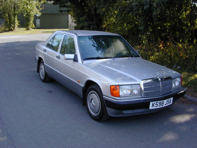MERCEDES-BENZ 190 Ref 8708 - Mercedes Benz 190 2.0e Automatic  (RHD - UK Car) (1992)