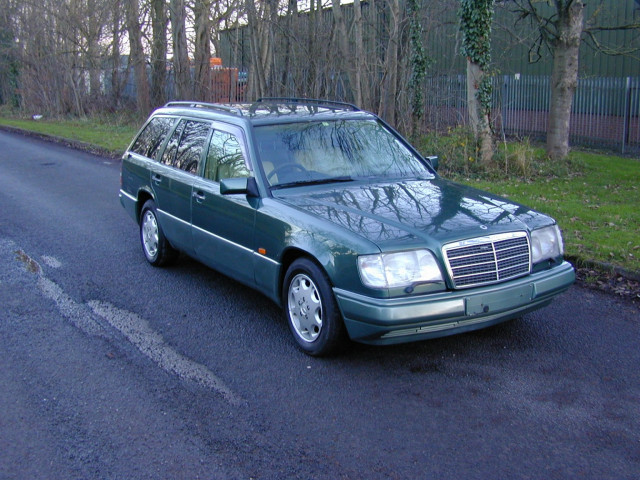 MERCEDES-BENZ 320 Ref 8718 - Mercedes Benz W124 320te Estate 7 seater Autom (1992)
