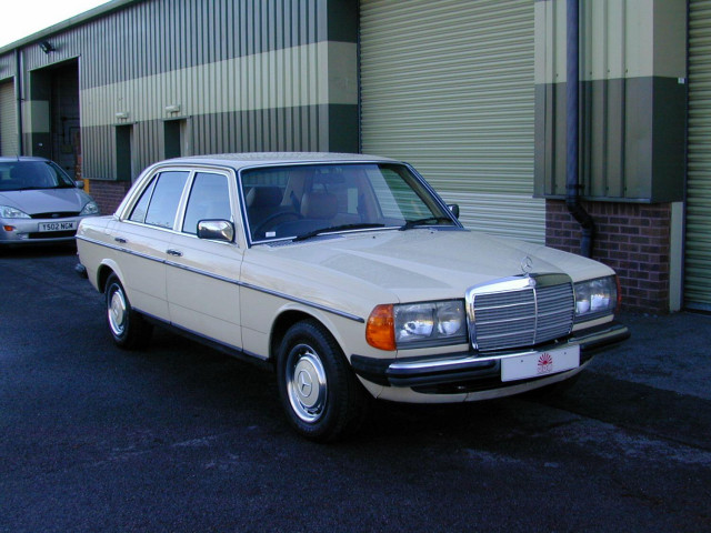 MERCEDES-BENZ 230 Ref 8737 - Mercedes Benz W123 230e Automatic Air Con (RHD - Ex Japan) (1982)