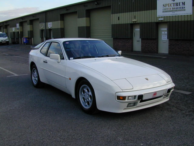 PORSCHE 944 ref 8068 SOLD - SIMILAR SOURCED TO ORDER - Porsche 944 2.5 Manual Coupe Oval Dash - LHD - Ex Japan (1986)