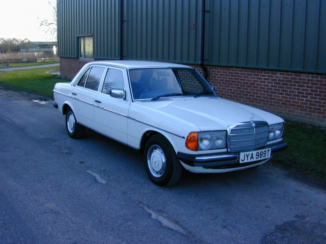 MERCEDES-BENZ 230 Ref 8394 - Mercedes Benz W123 230 Automatic RHD - UK Car (1979)