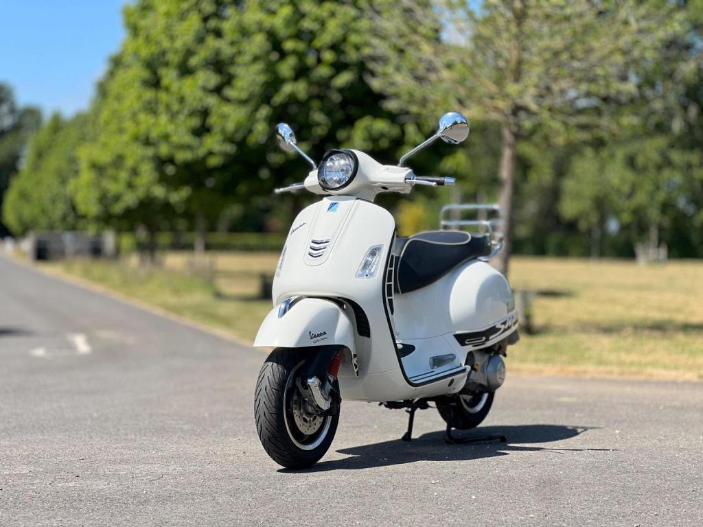PIAGGIO Vespa GTS