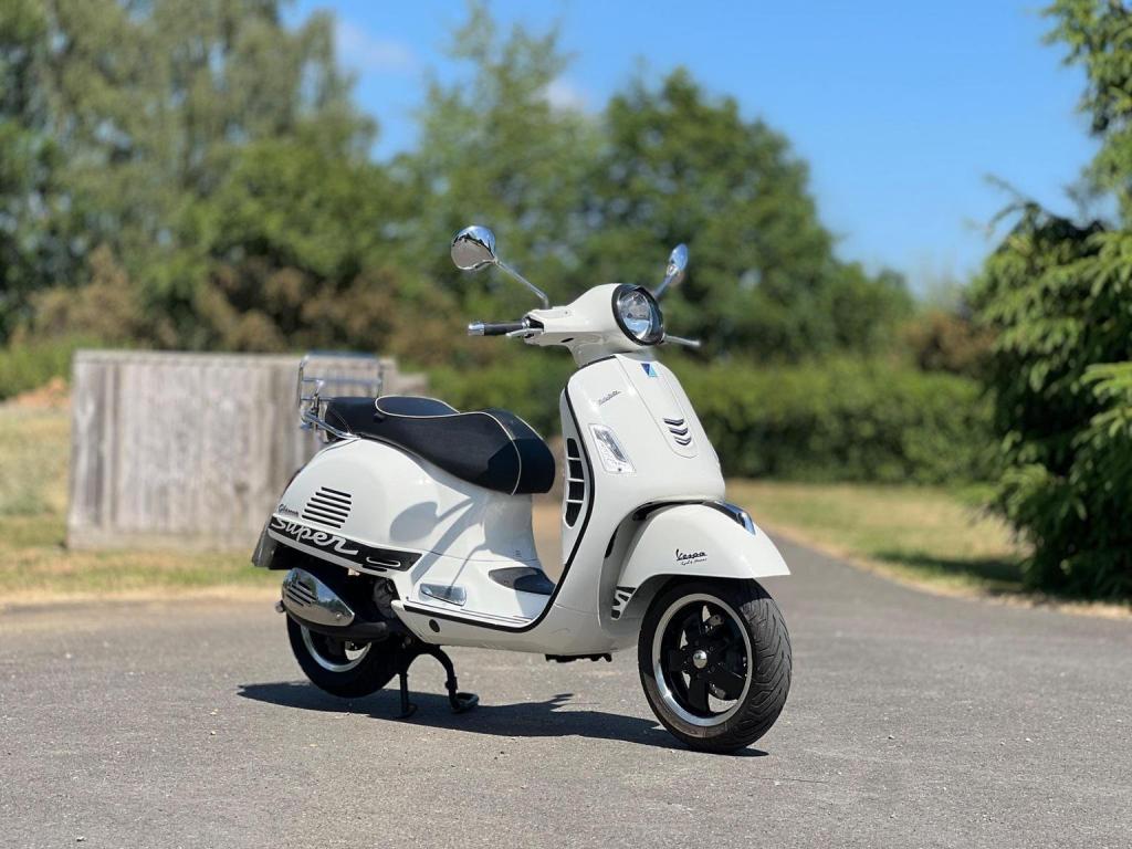 PIAGGIO Vespa GTS
