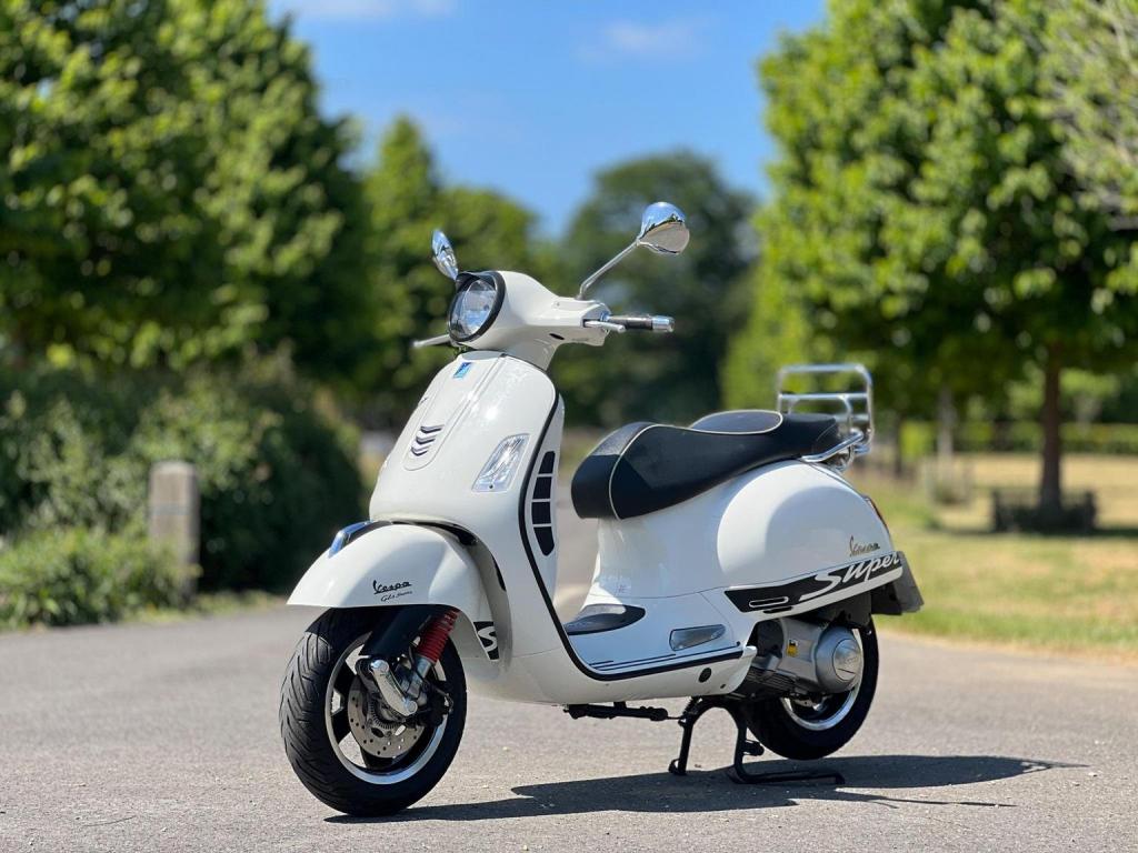 PIAGGIO Vespa GTS