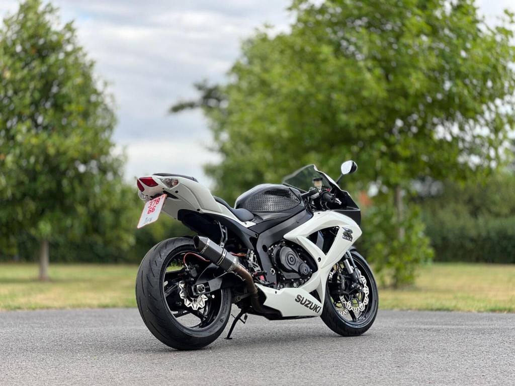 SUZUKI GSXR750