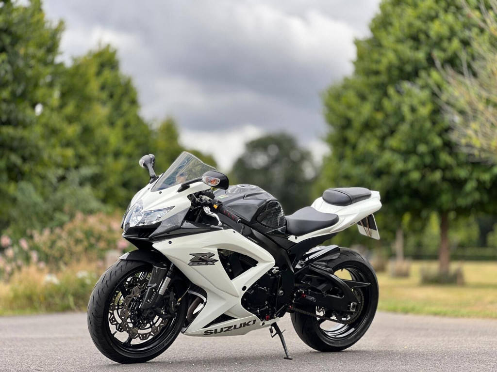 SUZUKI GSXR750