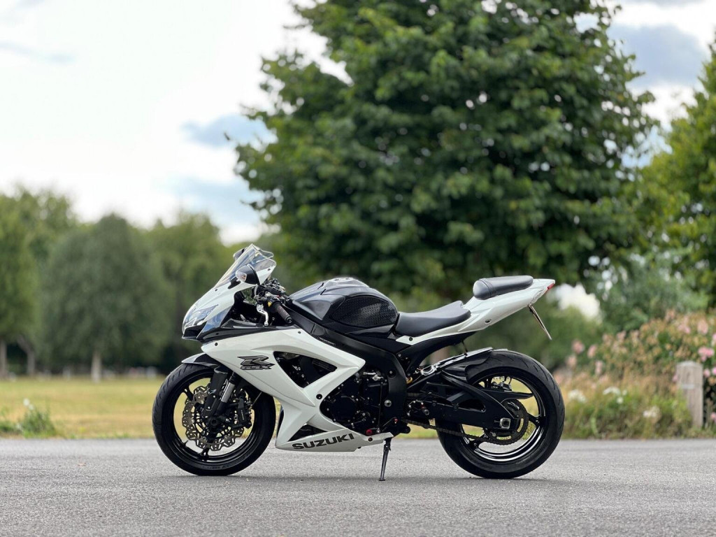SUZUKI GSXR750
