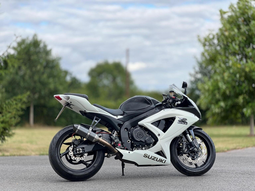 SUZUKI GSXR750