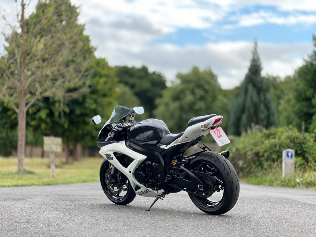 SUZUKI GSXR750