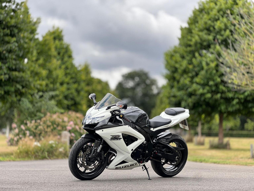 SUZUKI GSXR750